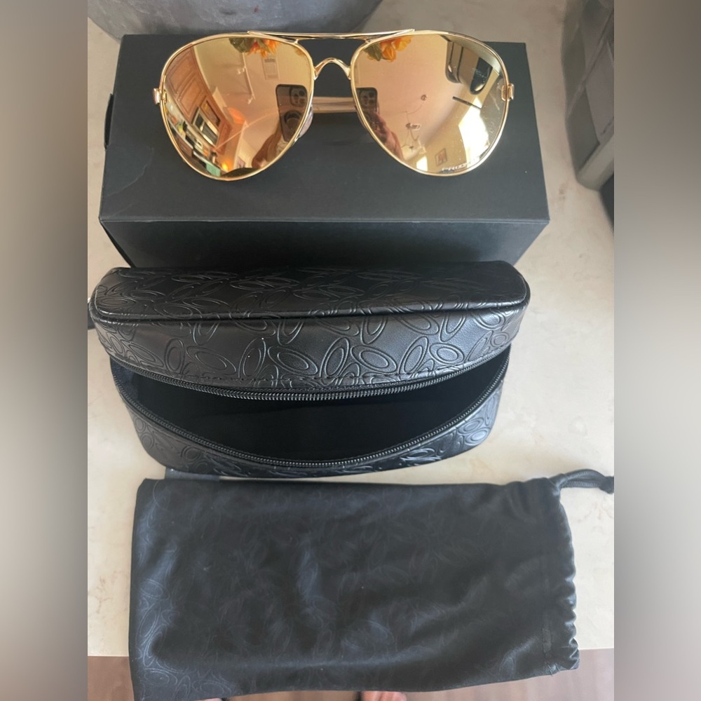 Oakley Feedback polished Gold prizm rose gold polarized